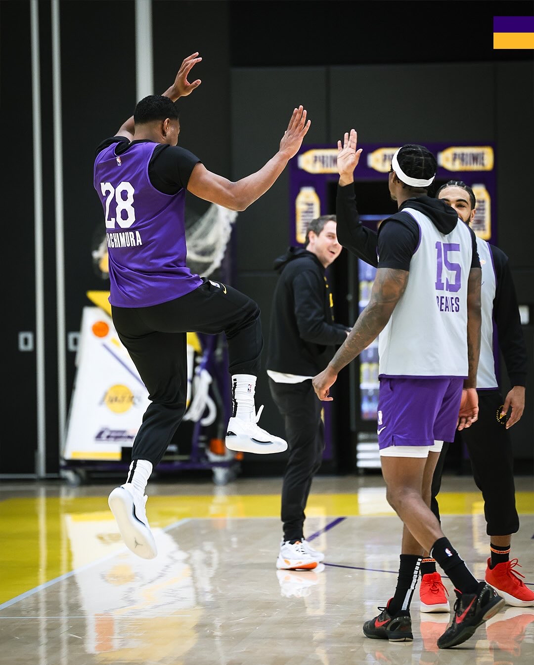 洛杉矶湖人发布备战花絮，赛后完成体检，荷甲任务艰巨，资深球员宣示担当的简单介绍